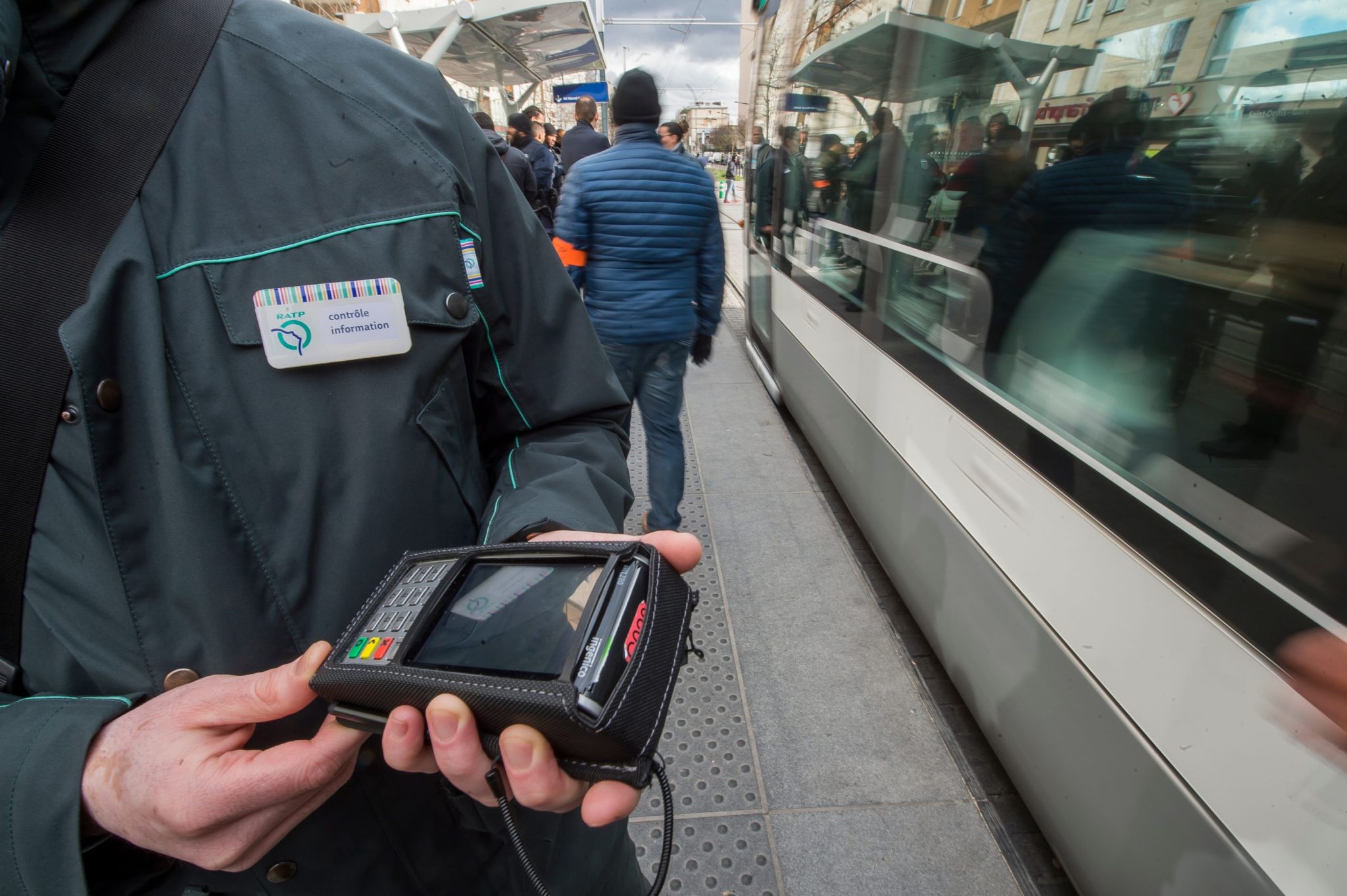 Comment devenir contrôleur de tramway sur le réseau RATP ? Askip