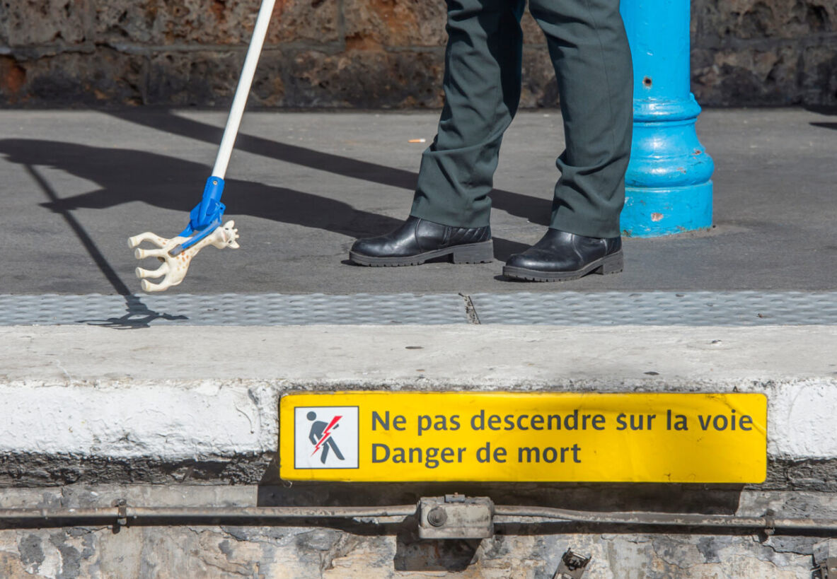 Visuel Mon téléphone est tombé sur les voies du métro, comment le récupérer ?