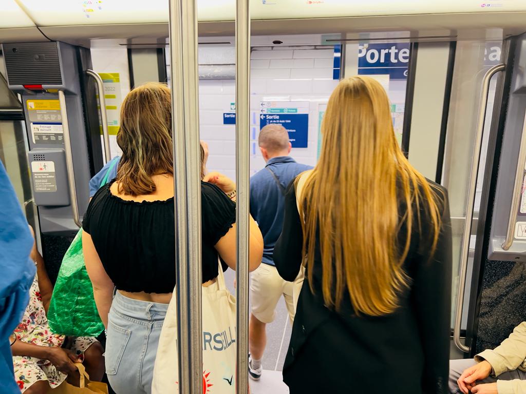 Visuel Est-il vrai que les voyageurs de la ligne 4 du métro empruntent les premières navettes automatiques ?